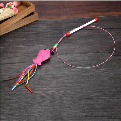 Pluma divertida interactiva Bell del alambre de acero de Cat Teaser Stick Pack With de los pescados