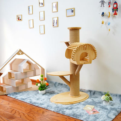 torre de madera sólida grande del 123cm Cat Climbing Tree Cat Activity con el rasguño de los postes