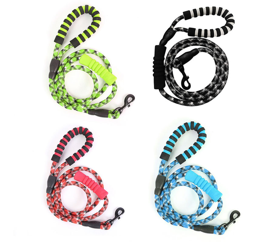 Cuerda redonda del perro del correo de EVA Reflective Double Handle Dog con el clip y la manija rellenada el 180cm