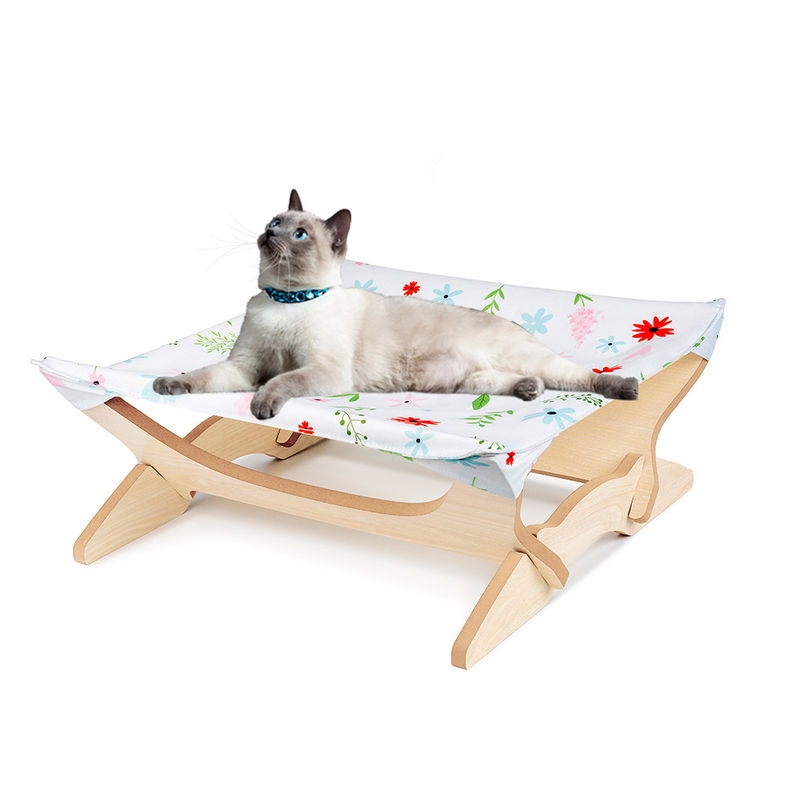 Ejecución cuadrada elevada Cat Sofa lavable del marco desmontable de madera de las camas de Cat Beds Cat Hammock Blanket