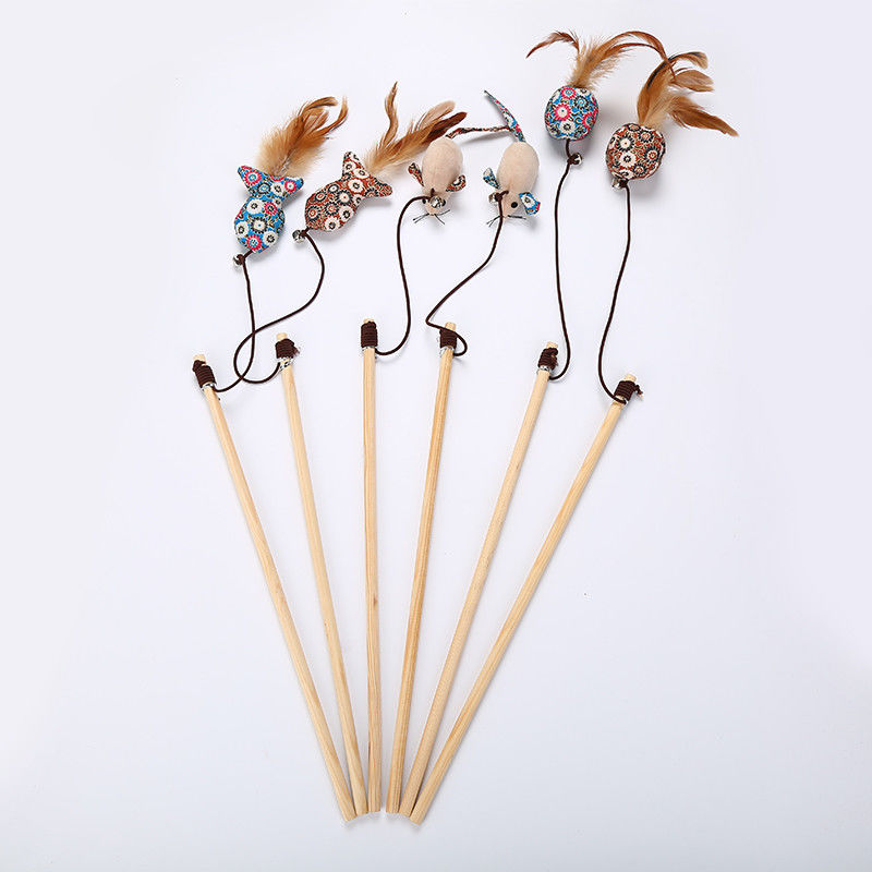 Cat Pet Toys Teaser Stick formada pollo con los juguetes de madera de la pluma para los gatos