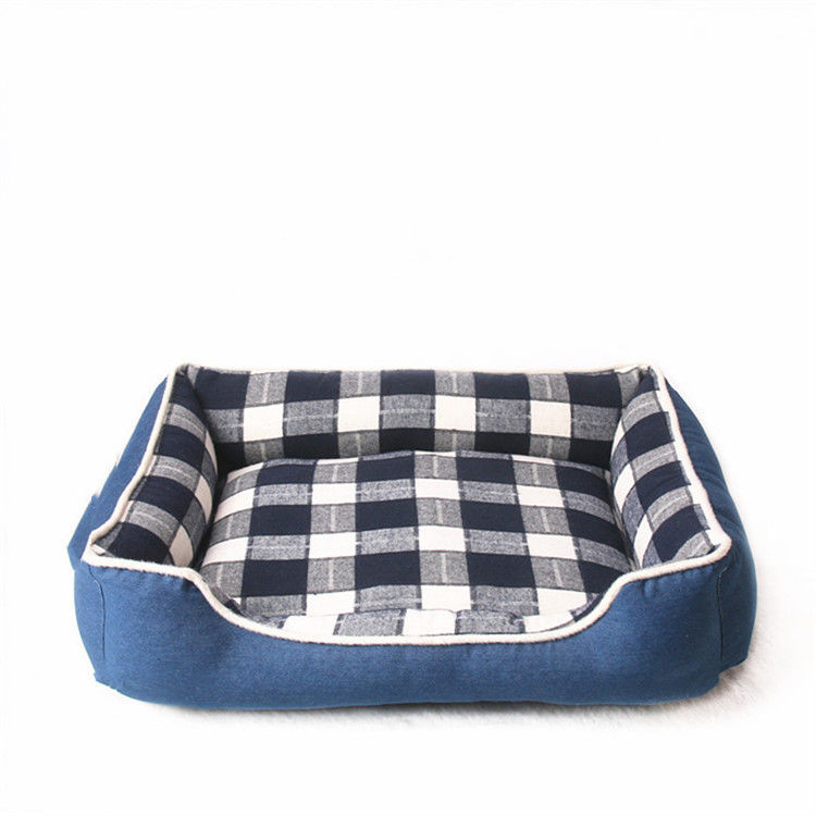 Cama interior suave caliente del perro de la comodidad de la jerarquía de la perrera de la casa de la estera 740g del perro del cuadrado de enrejado