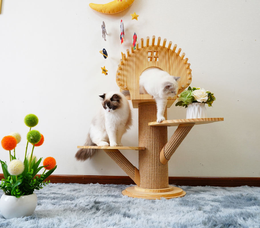 Torre de madera elegante de la actividad del nivel de Cat Climbing Tree House Multi con el rasguño de los postes