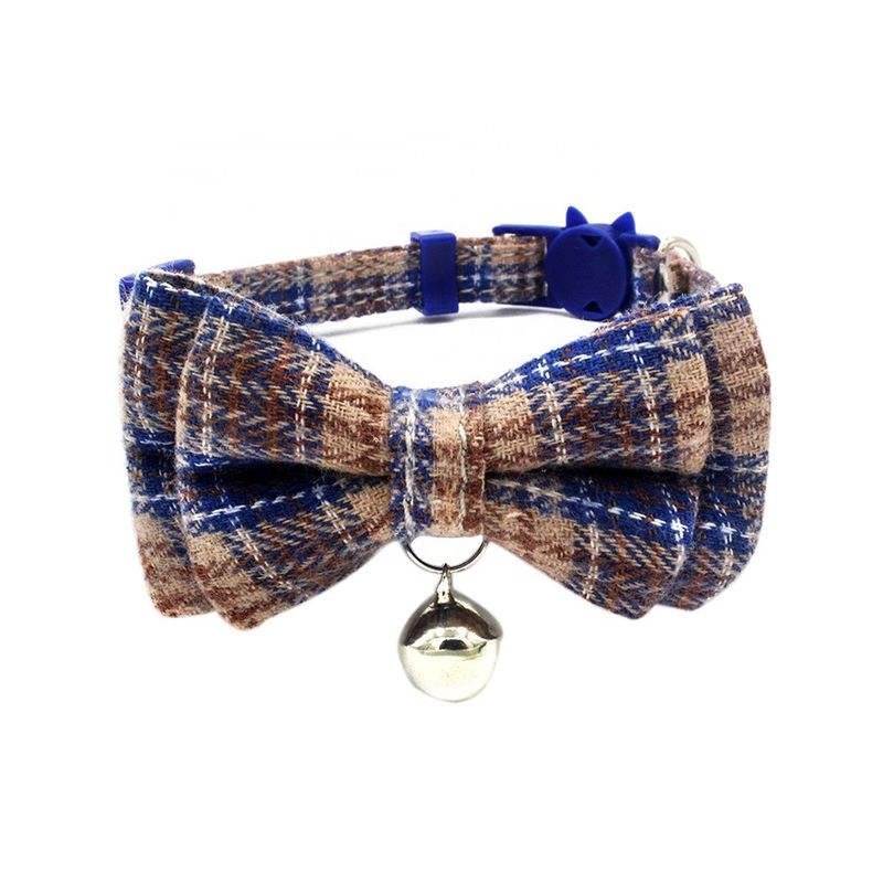 La anchura escocesa del algodón de Bowtie Cat Collar Safety Buckle With Bell del tartán ajusta el 13-22cm