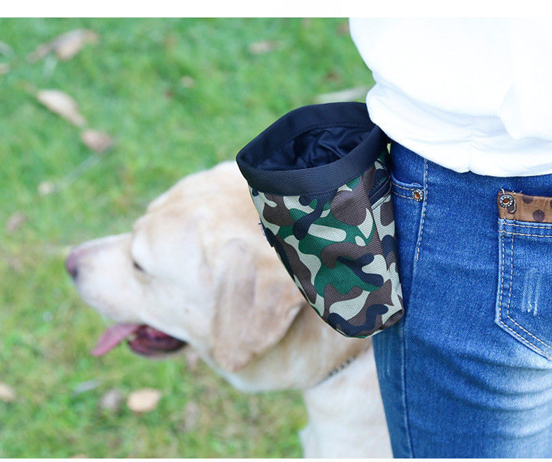 Los bocados al aire libre del perro del entrenamiento de los accesorios de la cintura del bolso del animal doméstico impermeable del camuflaje empaquetan