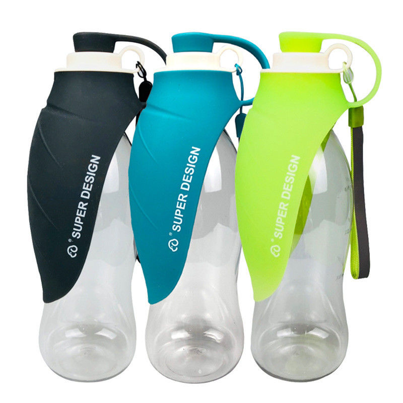 Los perros caseros portátiles de la botella de agua al aire libre del perro viajan envase del alimentador del dispensador del agua con la taza de consumición plegable del silicón
